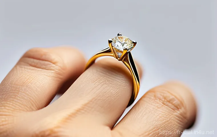 심플한 골드 링 추천 - The Warmth of Classic Yellow Gold**
A close-up, high-resolution shot of an elegantly manicured hand,...